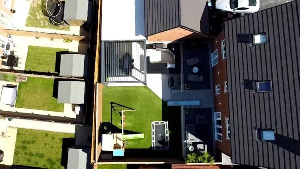 Barren Backyard Transformation (14 pics)