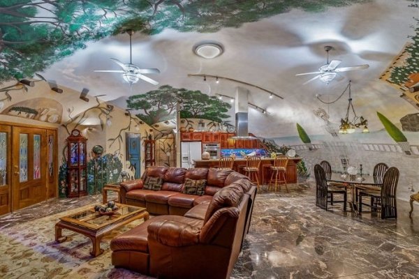 Amazing Underground House In Texas 22 Pics 