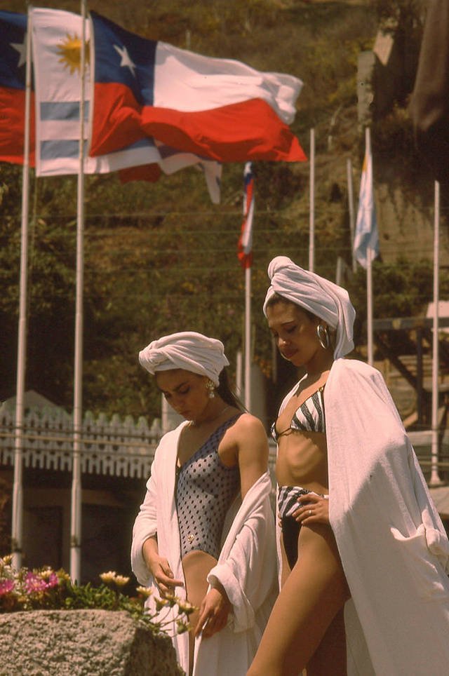 80's Beach Life (40 pics)