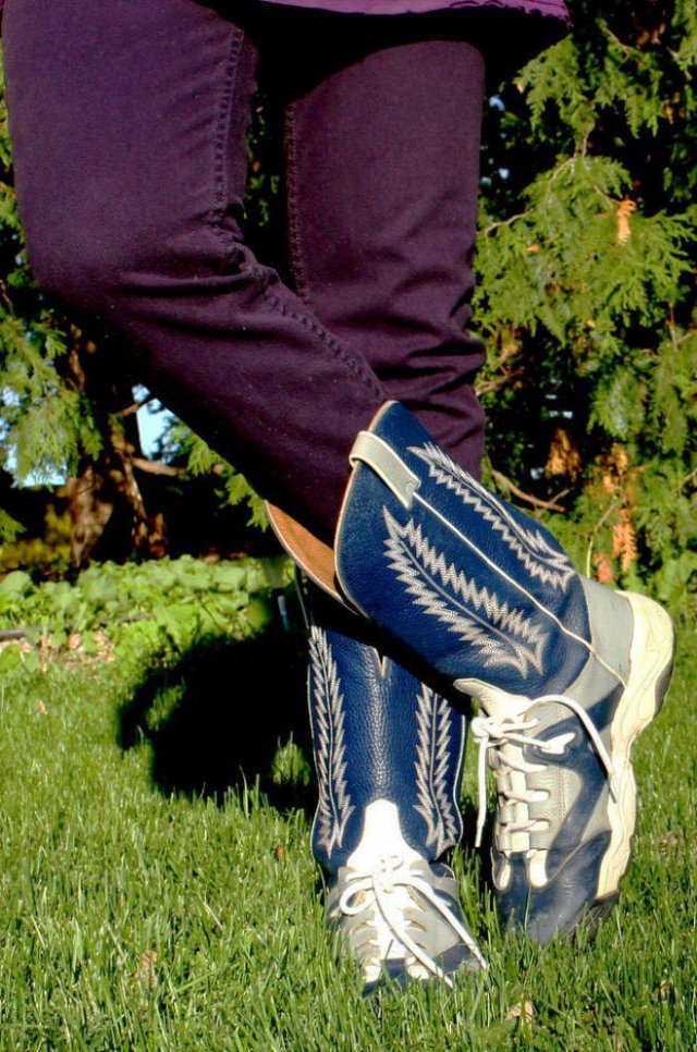 These Are Cowboy Boot Sneakers (21 pics)