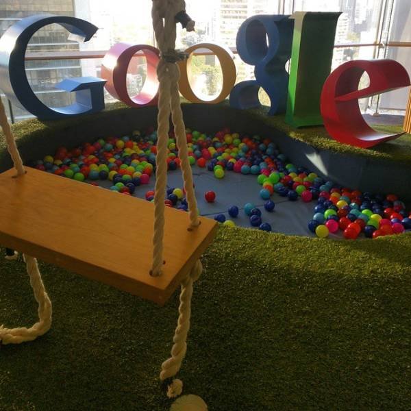 Benefits Of Working In World's Famous Companies (25 pics)