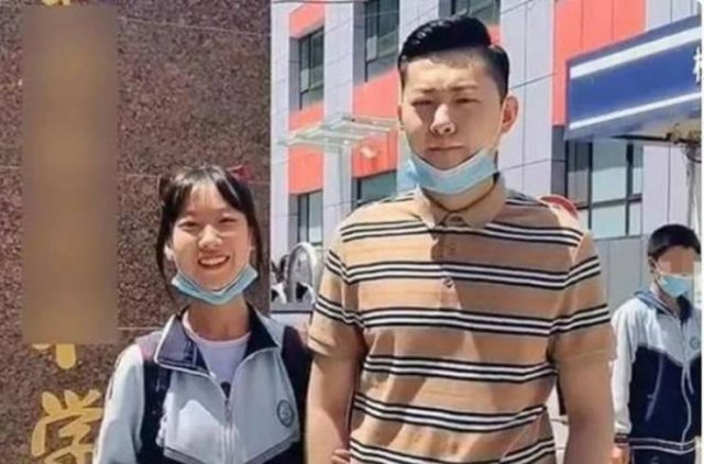This Chinese Father Is 35 Years Old (8 pics)