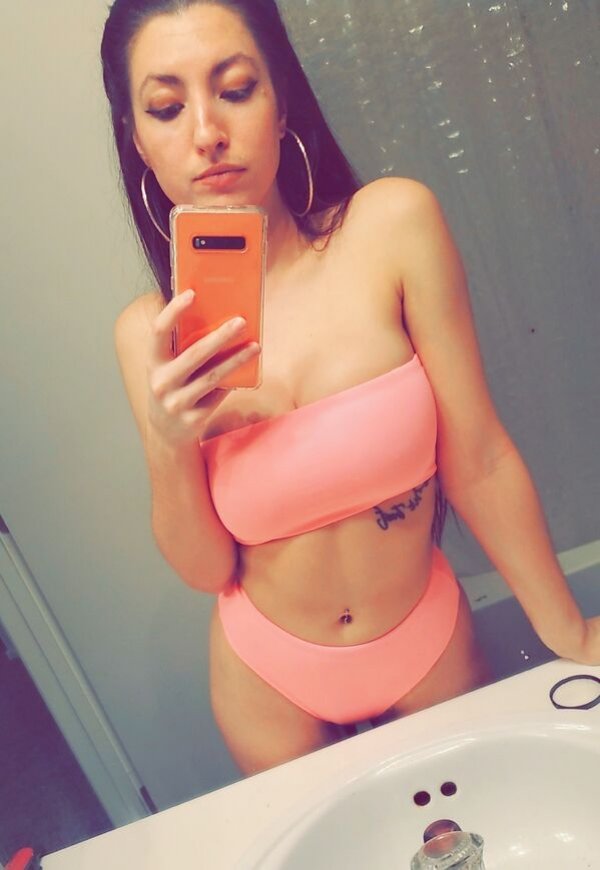 Busty Girls (57 pics)