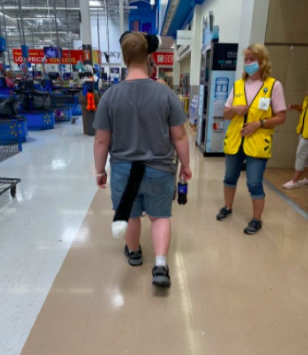 Weird Walmart People (31 pics)