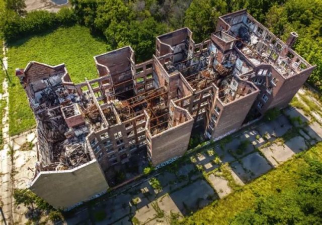 Abandoned Places (31 pics)