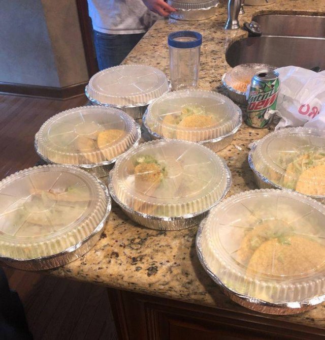 Everything's For Customers (14 pics)