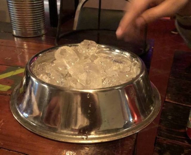 Weird Drinks Serving (19 pics) Weird Drinks Serving (19 pics)