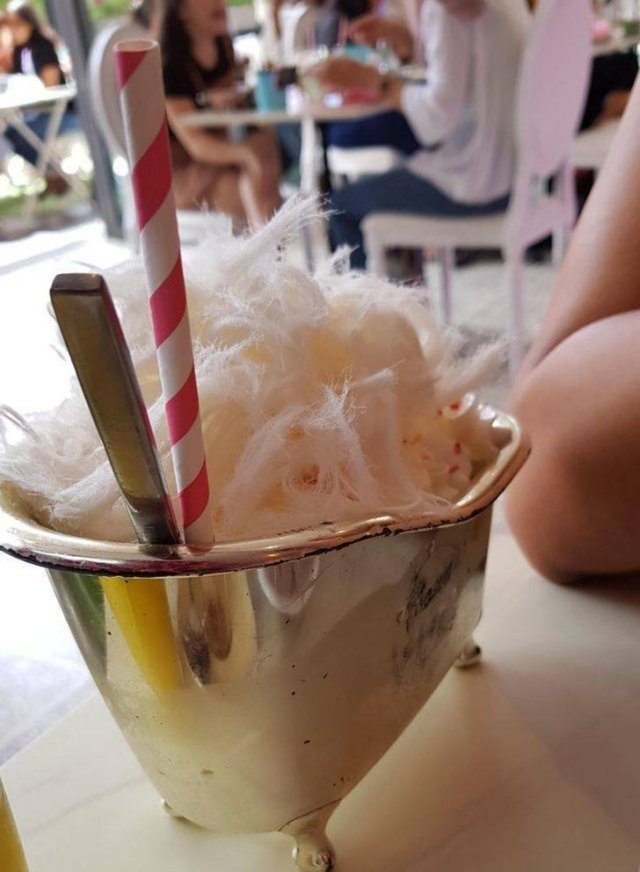 Weird Drinks Serving (19 pics) Weird Drinks Serving (19 pics)