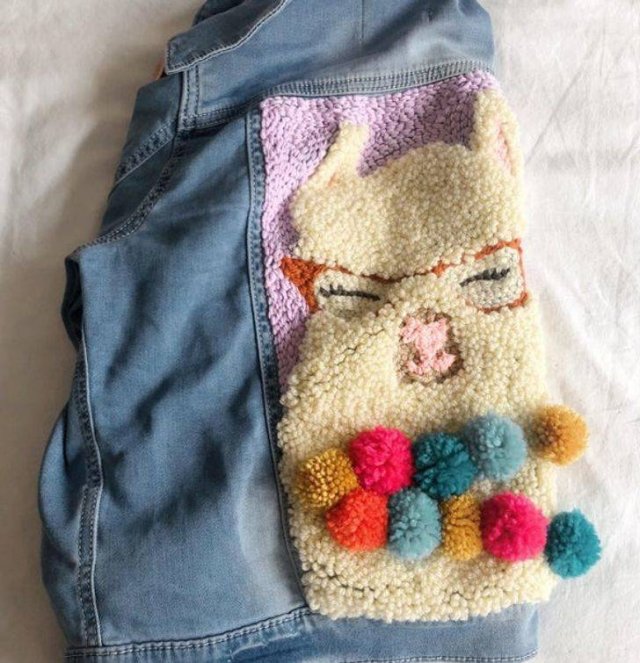 People Transform Their Clothes Into Art (18 pics)