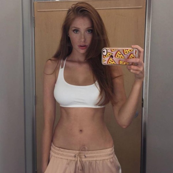 Girls In Pajamas (34 pics)