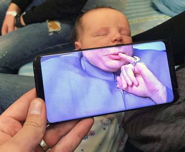 This Guy Plays With Your Imagination Using His Phone (29 pics)