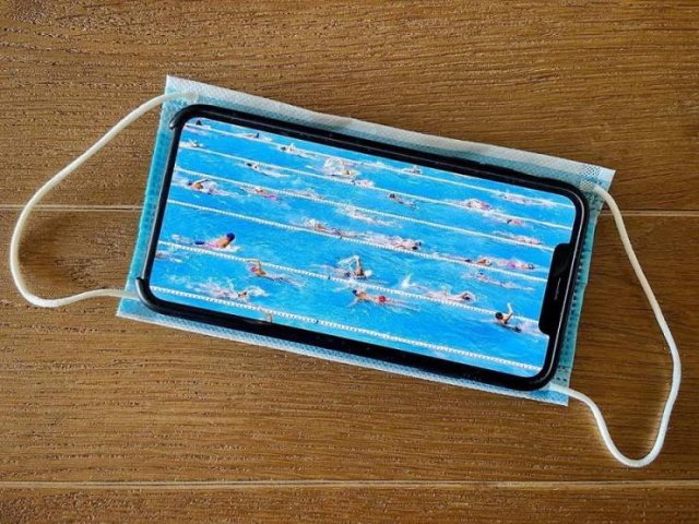 This Guy Plays With Your Imagination Using His Phone (29 pics)