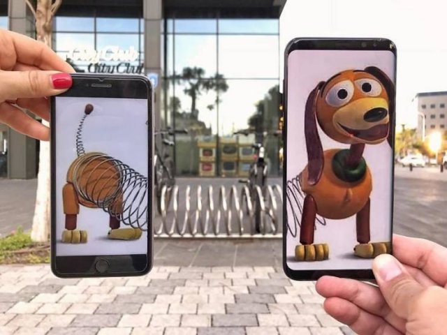 This Guy Plays With Your Imagination Using His Phone (29 pics)