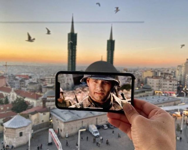 This Guy Plays With Your Imagination Using His Phone (29 pics)