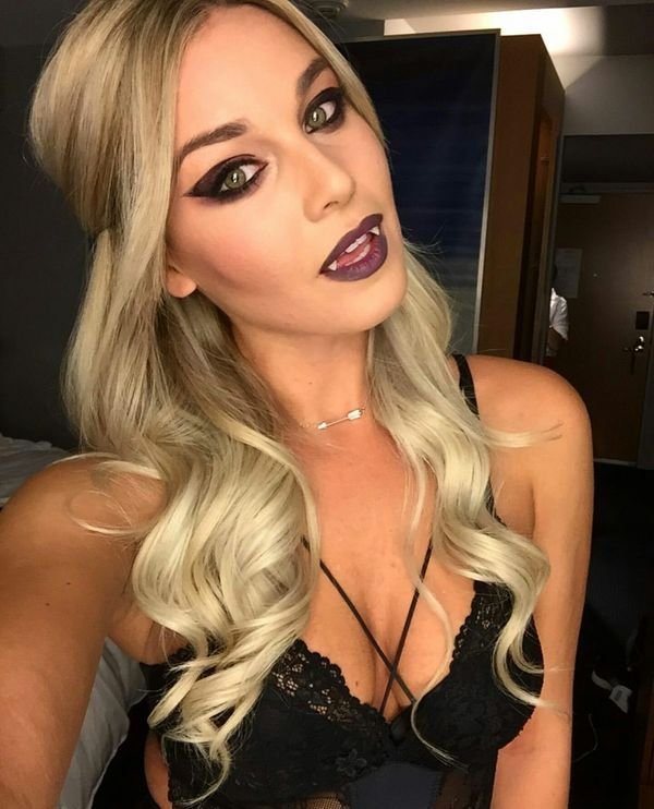 Hot Halloween Costumes (26 pics) Hot Halloween Costumes (26 pics)