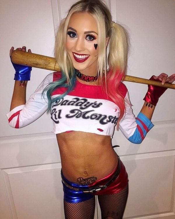 Hot Halloween Costumes (26 pics) Hot Halloween Costumes (26 pics)