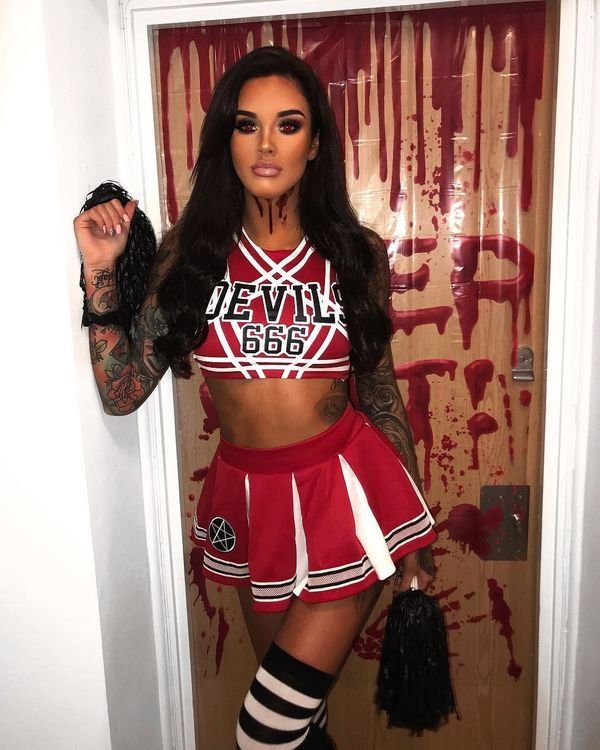 Hot Halloween Costumes (26 pics) Hot Halloween Costumes (26 pics)
