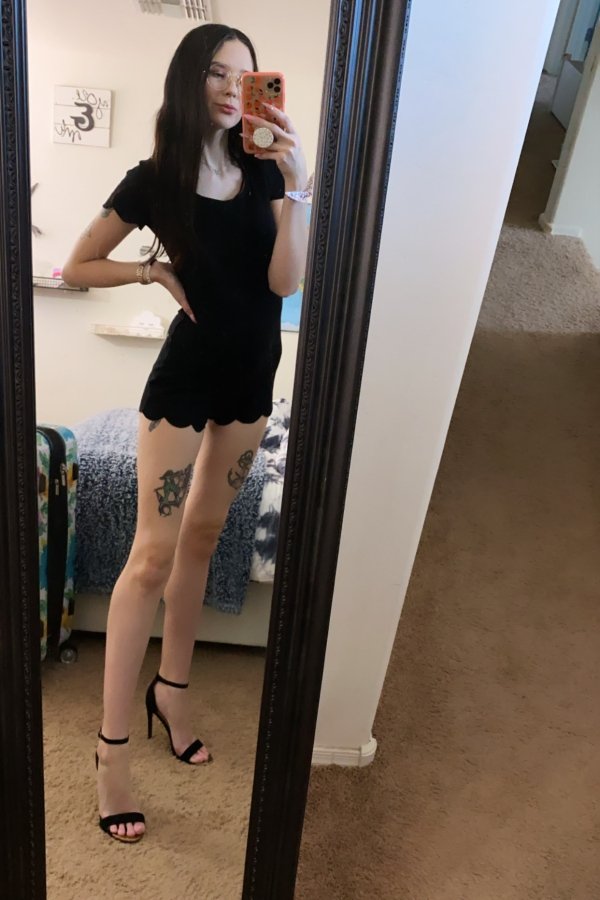 Girls With Beautiful Legs (35 pics)