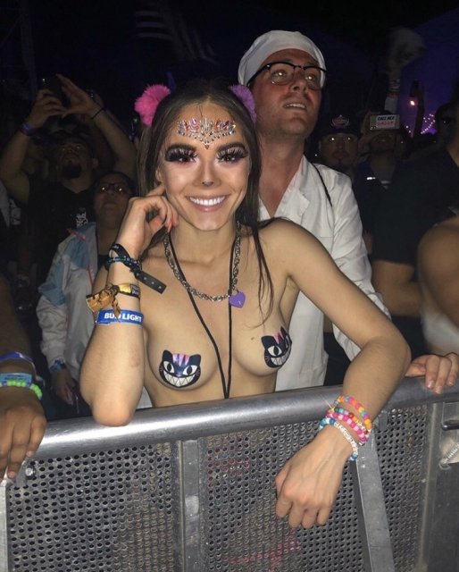 Girls On Music Festivals (31 pics)