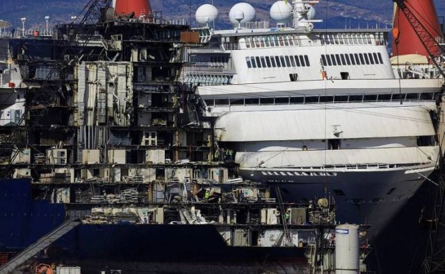 Cruise Ship Dump In Turkey (23 pics)