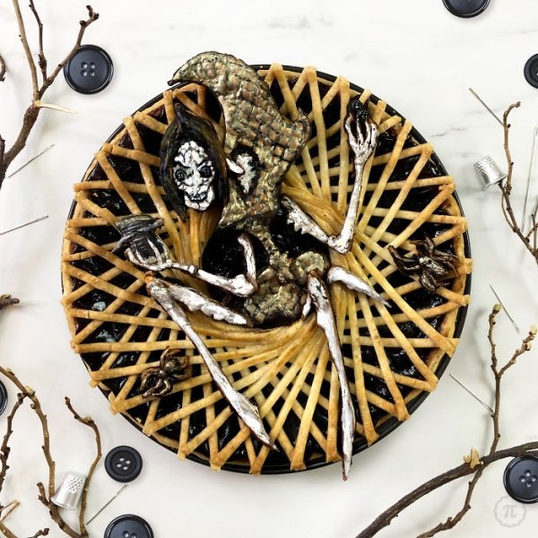 Amazing Halloween Pies (24 pics)