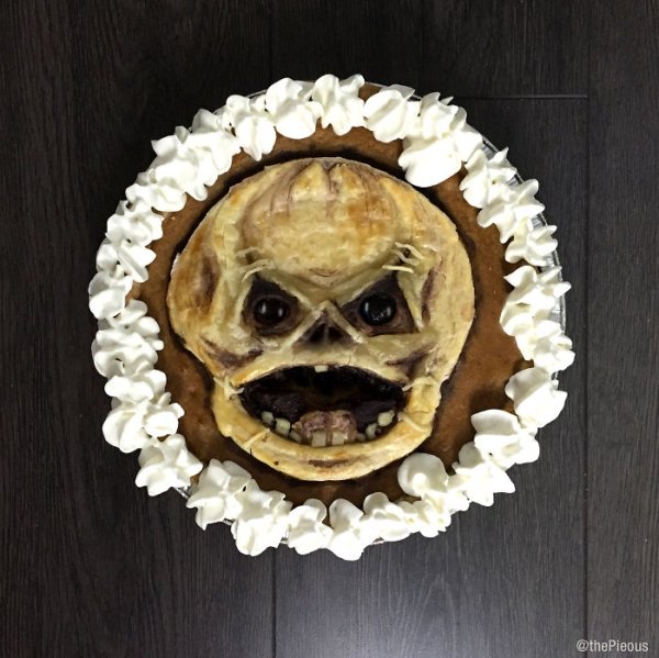 Amazing Halloween Pies (24 pics)