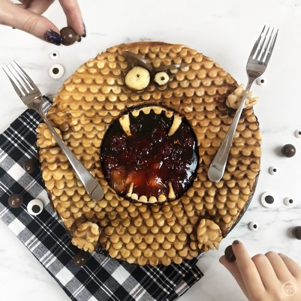 Amazing Halloween Pies (24 pics)