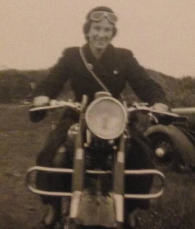 Great Old Family Photos (17 pics) Great Old Family Photos (17 pics)
