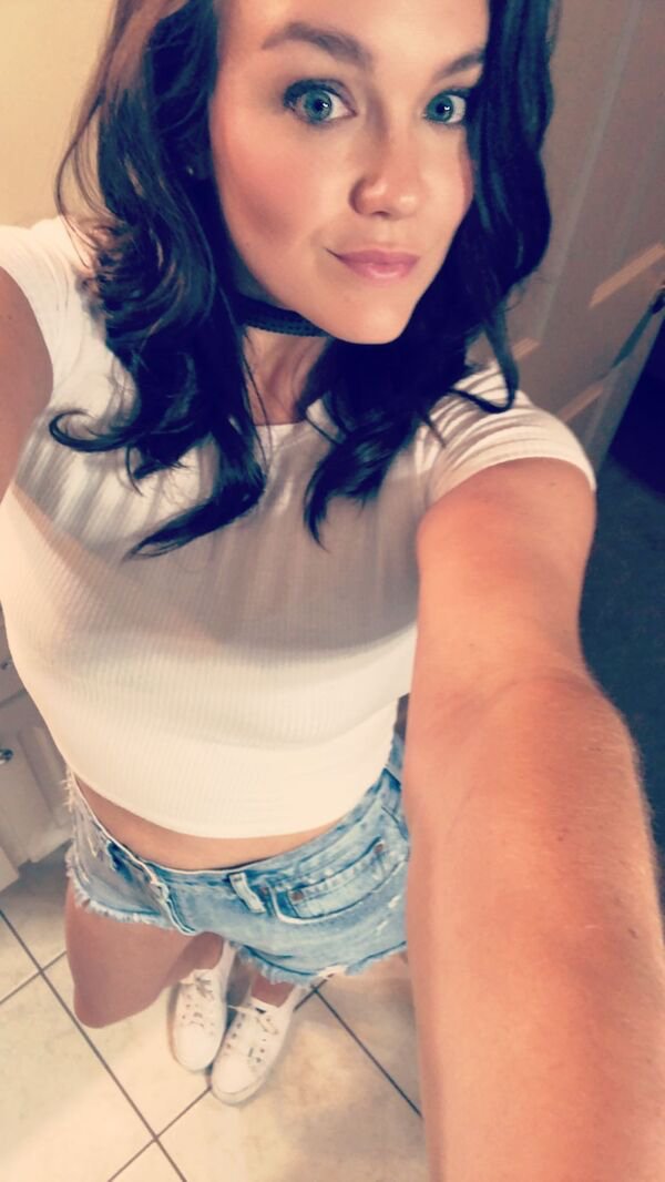 Girls With Dark Hair (32 pics)