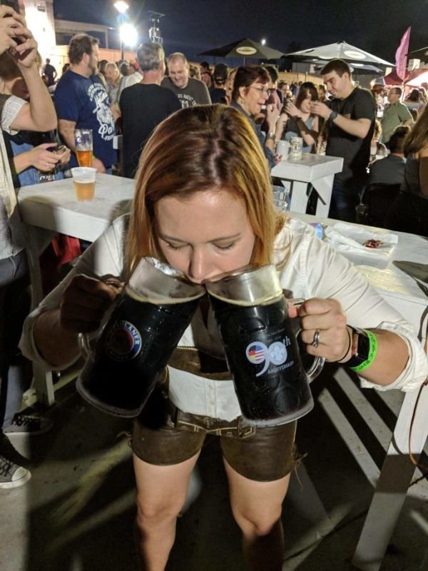 Oktoberfest Girls (22 pics)