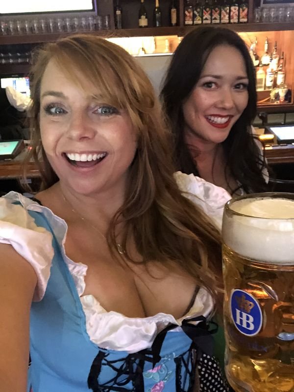 Oktoberfest Girls (22 pics)