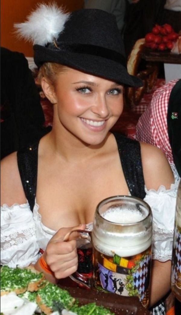 Oktoberfest Girls (22 pics)