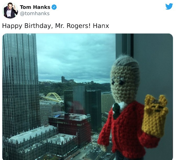 Tom Hanks Tweets (28 pics)