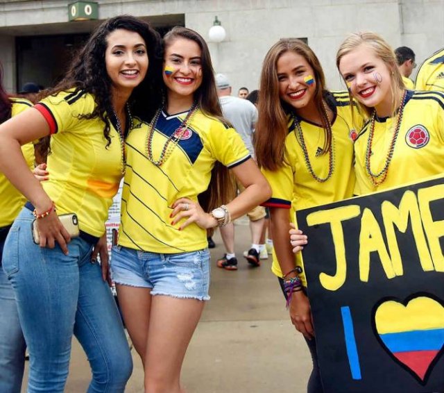 Hot Football Fans (39 pics)