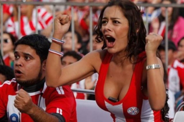 Hot Football Fans (39 pics)