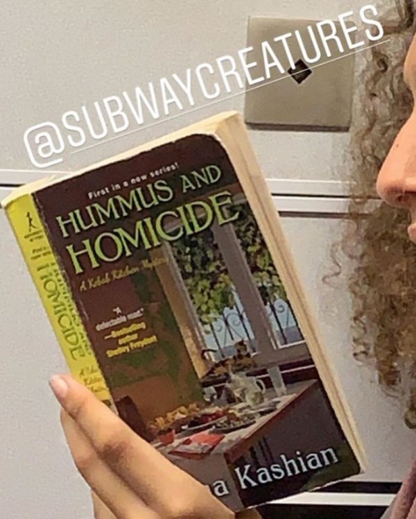 Books People Read In Subway (42 pics)