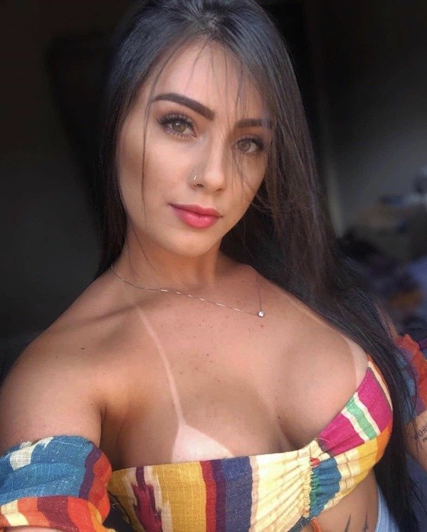 Busty Girls (66 pics)