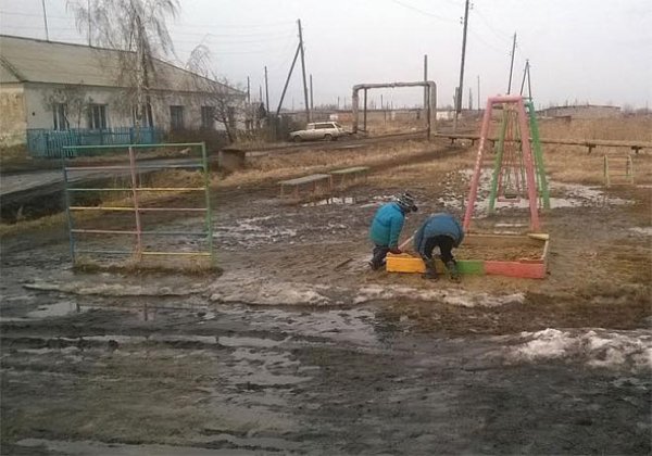 Sad And Scary Playgrounds (35 pics)