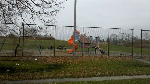 Sad And Scary Playgrounds (35 pics)