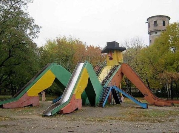 Sad And Scary Playgrounds (35 pics)