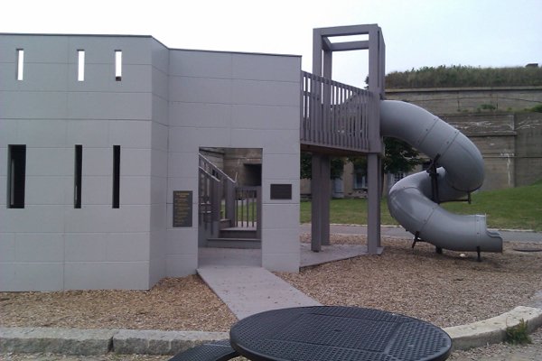 Sad And Scary Playgrounds (35 pics)