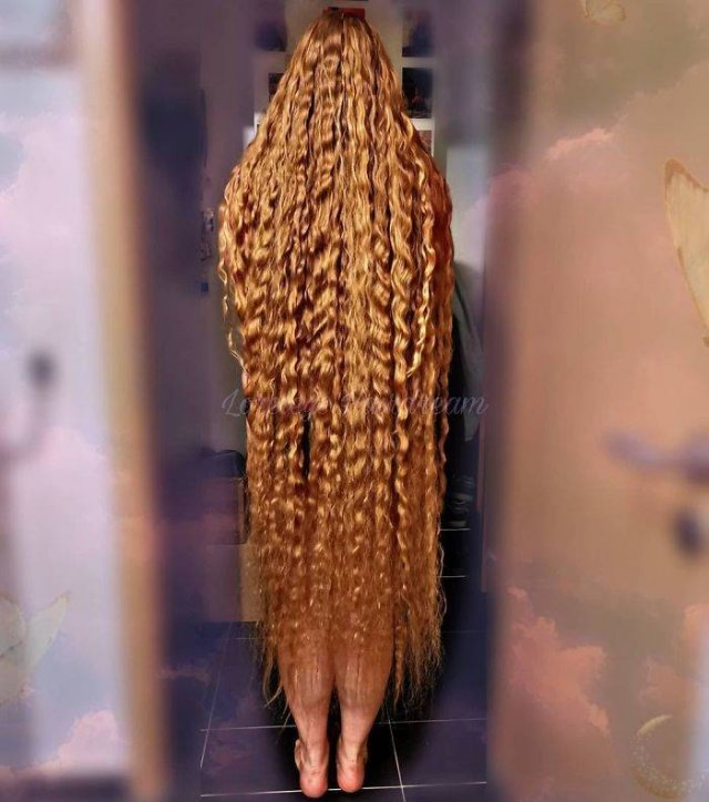 This Woman Hasn't Cut Her Hair In 15 Years (18 pics)