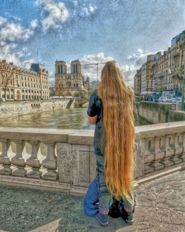 This Woman Hasn't Cut Her Hair In 15 Years (18 pics)