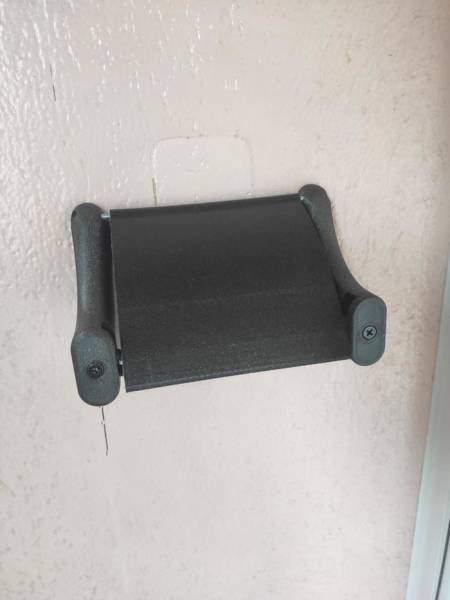 Quick Way Of Changing Toilet Paper (4 pics)