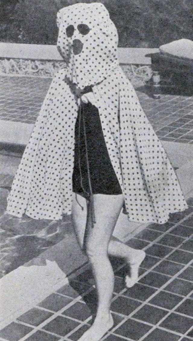 Beauty Gadgets And Services From The Past (27 pics)