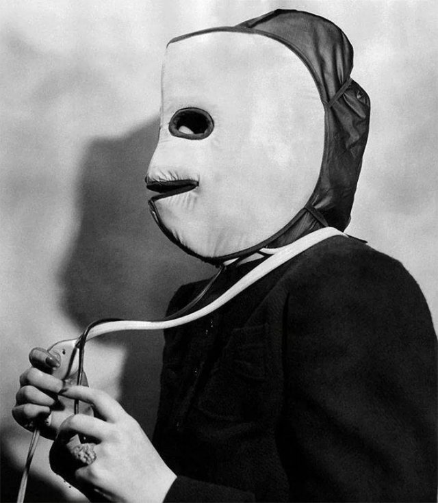Beauty Gadgets And Services From The Past (27 pics)