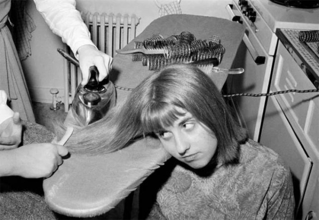 Beauty Gadgets And Services From The Past (27 pics)