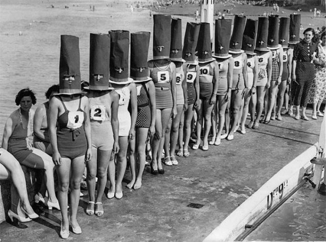 Beauty Gadgets And Services From The Past (27 pics)