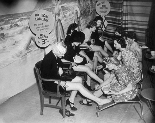 Beauty Gadgets And Services From The Past (27 pics)
