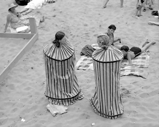 Beauty Gadgets And Services From The Past (27 pics)